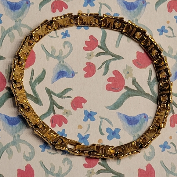 NAPIER Vintage Gold-tone Linked Bracelet w/ Clasp Closure - Picture 7 of 11